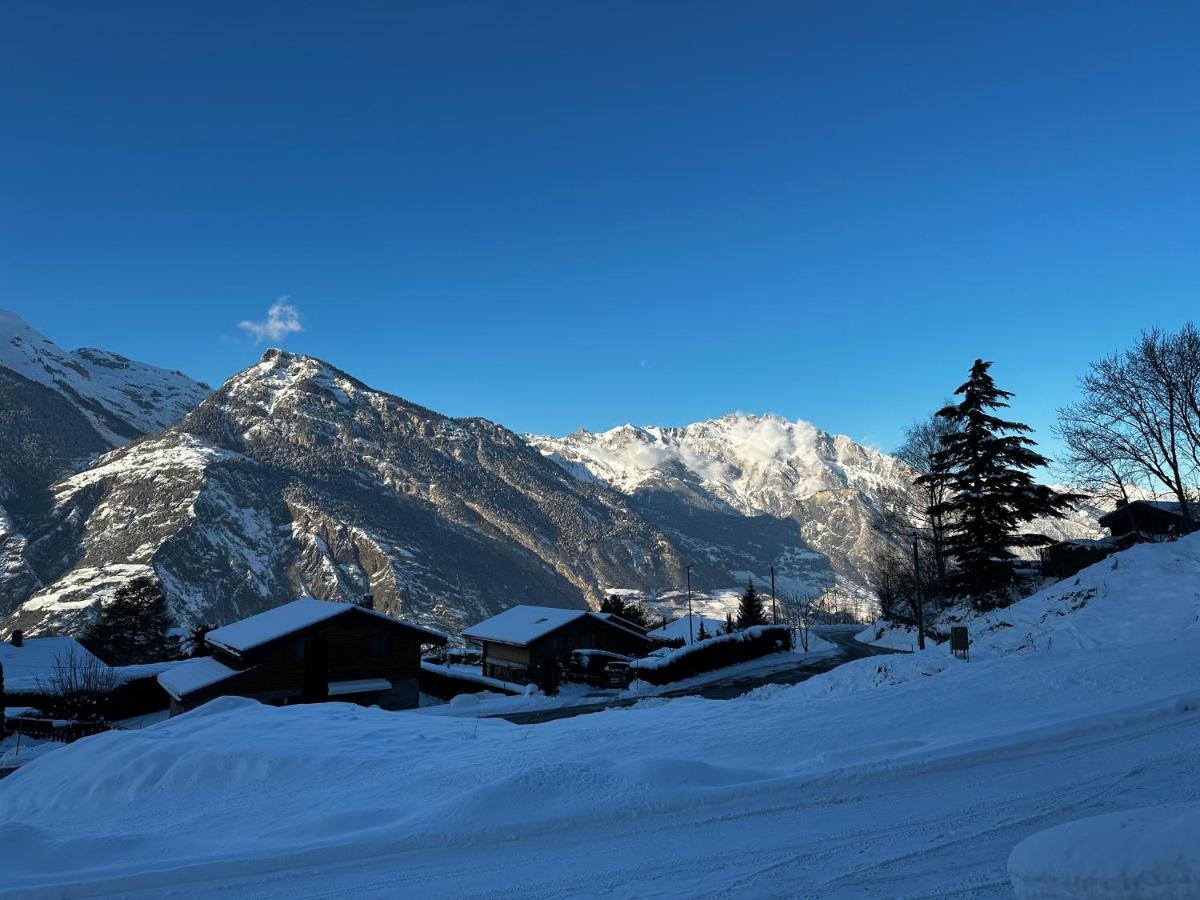Saxon Chambres D'Hotes Les Louettes A Sapinhaut Canton Du Valais المظهر الخارجي الصورة