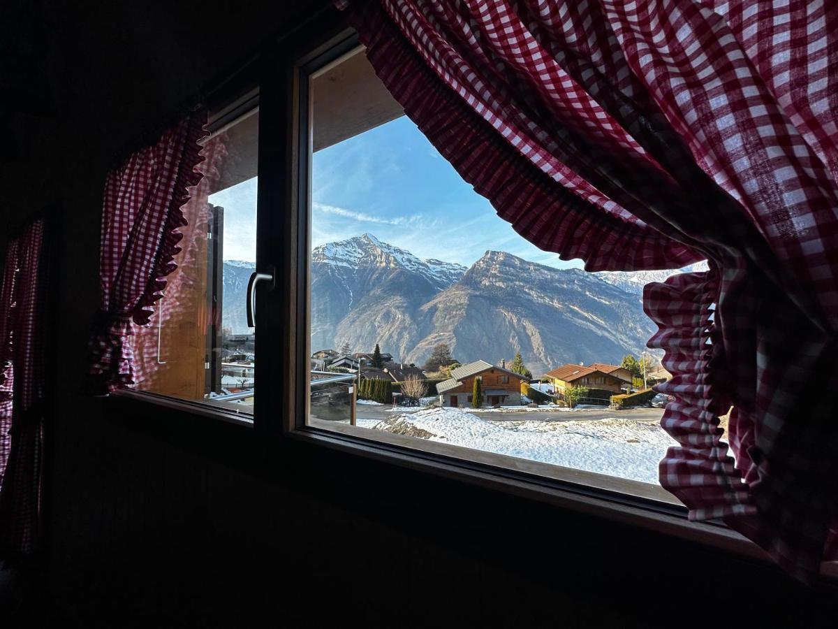 Saxon Chambres D'Hotes Les Louettes A Sapinhaut Canton Du Valais المظهر الخارجي الصورة