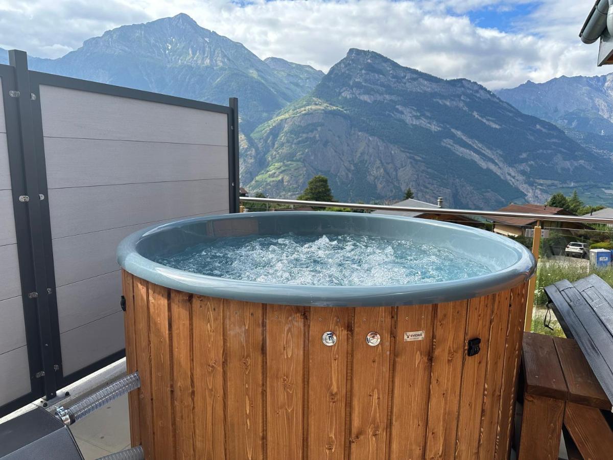 Saxon Chambres D'Hotes Les Louettes A Sapinhaut Canton Du Valais المظهر الخارجي الصورة